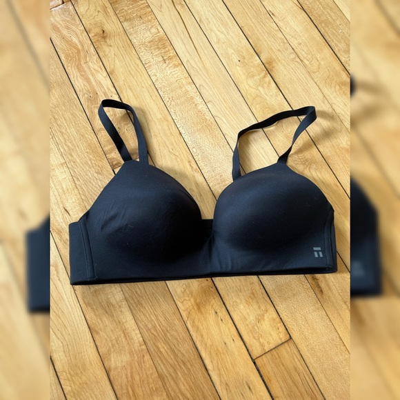 Tommy John Intimates & Sleepwear Tommy John Second Skin Lightly Lined Wireless Black Bra